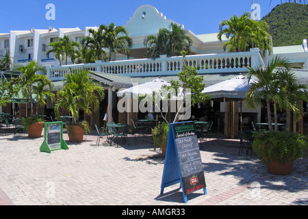 Segno errato alla serra ristorante noto per happy hour e drink speciali olandese di Philipsburg Sint Maarten Foto Stock