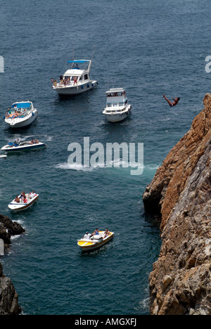 Messico, Guerrero, il famoso cliff divers o clavadistas di Acapulco Foto Stock