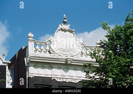 Parte anteriore di una casa di città vicino a canal, Amsterdam, Olanda Foto Stock
