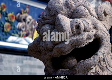 Statua fuori Pak Tai tempio su Cheung Chau Isola di Hong Kong Foto Stock