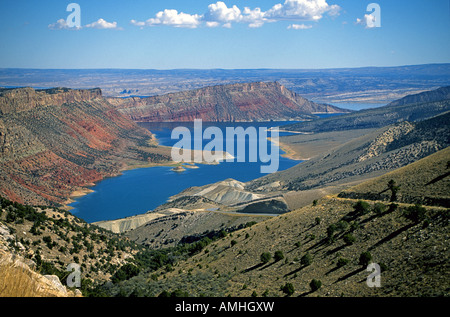 Una vista di Flaming George serbatoio sul Green River nel Wyoming Foto Stock
