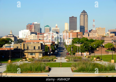 Des Moines Iowa IA skyline della città come visto dal Campidoglio motivi Foto Stock