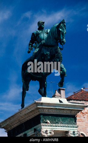 Italia, Venezia, Castello, statua equestre di Bartolomeo Colleoni di Verrocchio al campo San Giovanni e Paolo Foto Stock