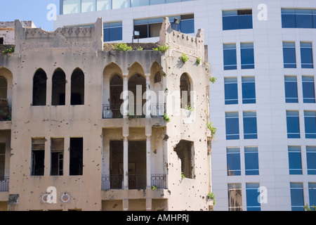 Edificio danneggiato in guerra il centro cittadino di Beirut Libano Foto Stock