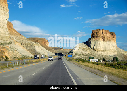 Avvolgimento Interstate 80 autostrada nel nord-est dello Utah Foto Stock