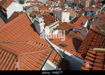 Tetti in Alfama. Lisbona. Il Portogallo. Foto Stock