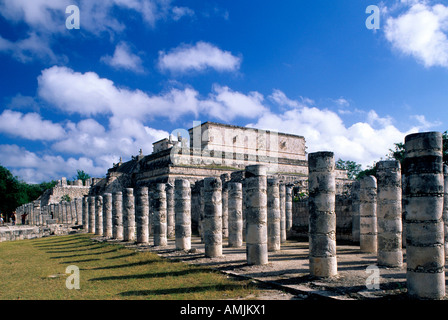 Mexiko, Yucatan, Chichen Itza, il Templo de Los Guerreros, Säulen der Halle der tausend Säulen, il Grupo de Las Columnas Mil Foto Stock