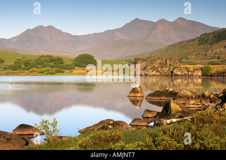 Sunrise Llynnau Mymbyr Vicino a Capel Curig Snowdonia North West Wales Foto Stock