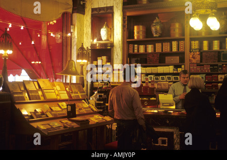 Paesi Bassi Olanda Settentrionale Amsterdam PGC HAJENIUS sigari shop Rokin Street 92 Foto Stock