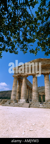 V secolo a.c. tempio dorico Segesta Sicilia Italia Foto Stock