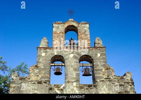 La torre campanaria della Missione di San Francisco de la espada in San Antonio Texas USA Foto Stock