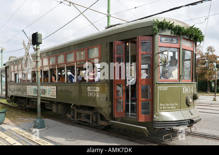 Riverfront Streetcar, quartiere francese, New Orleans, Lousiana, STATI UNITI D'AMERICA Foto Stock