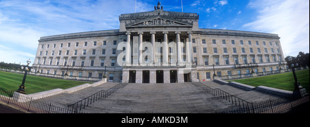 Paesaggio panoramico di Stormont edificio del Parlamento, sede del nord del gruppo irlandese, Belfast, Irlanda del Nord Foto Stock