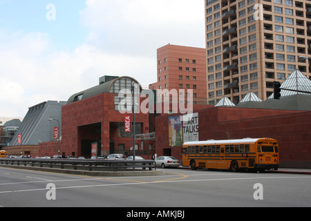 Scuola bus fuori Los Angeles Museo di Arte Contemporanea centro di Ottobre 2007 Foto Stock