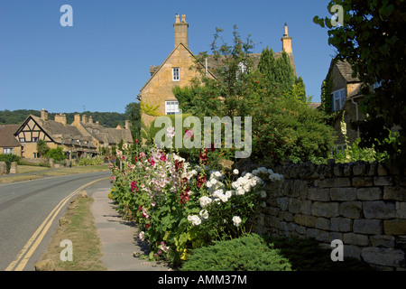 Il villaggio di Broadway Gloucestershire Inghilterra Luglio 2006 Foto Stock