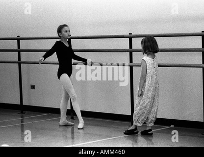 Giovani danzatori pratica per loro audizioni presso l'American Ballet Theatre s studio Foto Stock