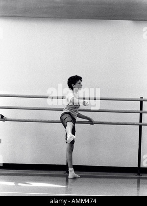 Giovani danzatori pratica per loro audizioni presso l'American Ballet Theatre s studio Foto Stock