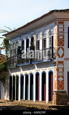 Bella coloniale portoghese tipica città di parati in stato di Rio de Janeiro in Brasile Foto Stock