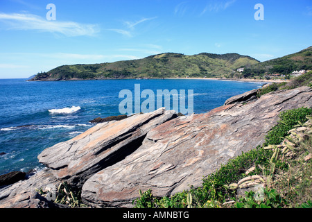 Praia brava nella bellissima tipica città brasiliane di Buzios vicino a Rio de Janeiro in Brasile Foto Stock