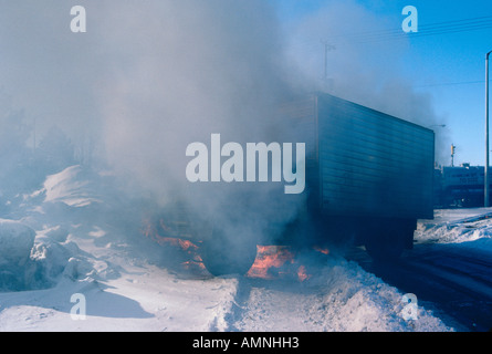 Camion in fiamme, Ontario, Canada Foto Stock