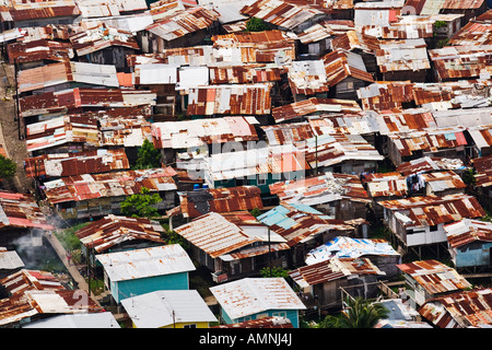 Case con tetti arrugginiti, Panama Foto Stock