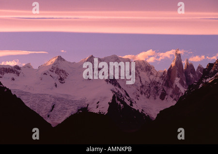 Torres, vicino a Mt. Fitz Roy, parco nazionale Los Glaciares, Santa Cruz, Argentina Foto Stock