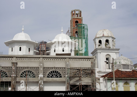 Una vecchia moschea storica in restauro in Malaysia. Foto Stock