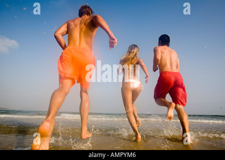 Divertimento e giochi in spiaggia Foto Stock