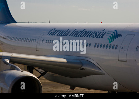 Garuda aereo Denpasar o Ngurah Rai DPS dall'Aeroporto Internazionale di Bali Indonesia Foto Stock