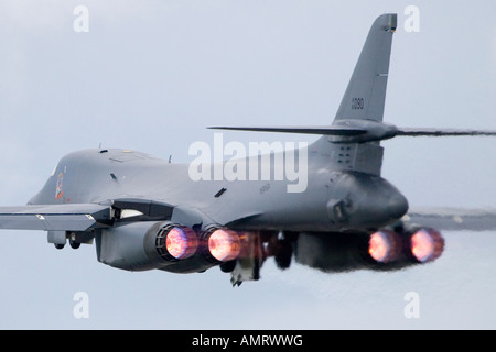 Airforce B1 Lancer bombardiere aereo con postcombustione Foto Stock