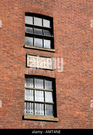 Dettaglio della facciata del mulino di alveare Ancoats Manchester REGNO UNITO Foto Stock