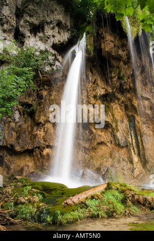 18 metro alto Mali Prstavac cascata tra Galovac e lago Gradinsko NP Plitvice Croazia Foto Stock