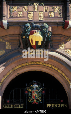 Ingresso frontale del municipio di Coventry o della Coventry Council House e facciata scolpita Coventry Warwickshire West MIDLANDS Inghilterra Regno Unito GB Europa Foto Stock