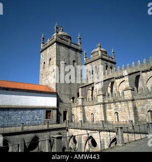 Portogallo PORTO SE cattedrale costruita del XII secolo Foto Stock