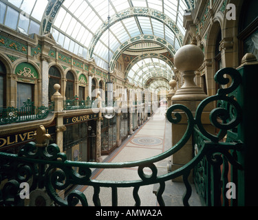 Victoria Quarter, Leeds, 1898-1904. Il cilindro di vetro arcade con soffitto a volta. Architetto: Frank Matcham Foto Stock