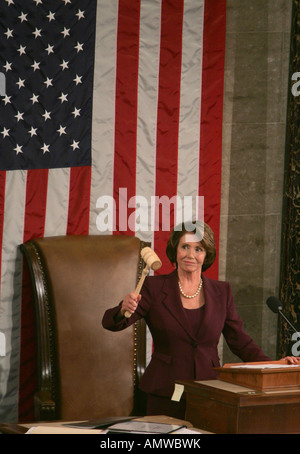Altoparlante eleggere Nancy Pelosi D-CA reagisce per la sua elezione a Presidente del Parlamento il 4 gennaio 2007 a Washington, DC. Foto Stock