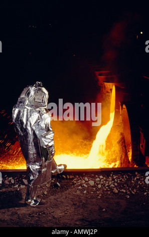 Us Steel a Edgar Thomson impianto fotografato versando la scoria, Pittsburgh, Pennsylvania, USA., Foto Stock