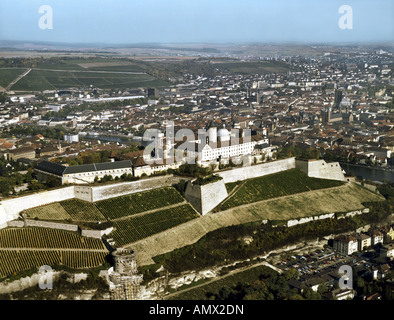 Il castello di Marienberg (Festung Marienberg), la città sullo sfondo, Alta Franconia, Oberfranken, Wuerzburg Foto Stock