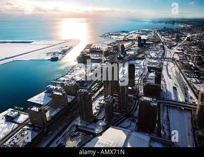 Vista aerea dalla CN Tower sul lato occidentale della città di Toronto Foto Stock