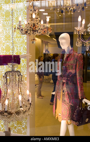 Germania Baviera Monaco di Baviera Fashion shop a Funf Hofe un esclusivo centro commerciale Foto Stock