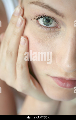 Giovane donna, close-up Foto Stock