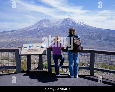 Una vista del Monte St Helens un vulcano attivo in Cascade Mountains Foto Stock