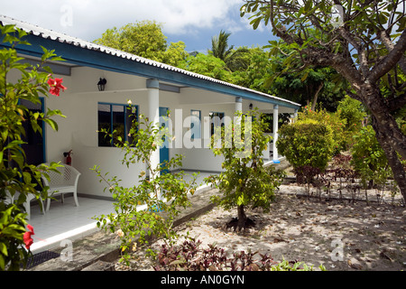 Maldive atollo di Addu Gan Camere dell'Equatore Village Resort ex mensa per ufficiali RAF Foto Stock