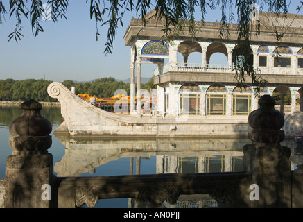Cina Pechino Il palazzo d'Estate Lago Kunming la barca di marmo Foto Stock