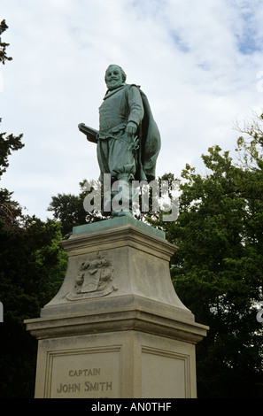 JAMESTOWN Virginia STATI UNITI D'AMERICA AGOSTO Statua del capitano John Smith uno dei primi coloni Jamestown Foto Stock