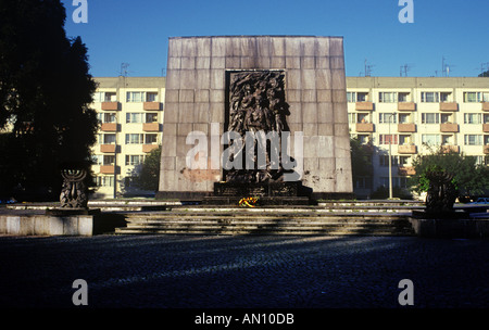 Varsavia ha1948 memorial da Rapaport Suzin e di coloro che sono morti nella insurrezione del ghetto contro la persecuzione nazista. Foto Stock