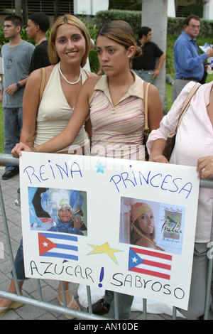 Miami Florida, Latin Grammys all'American Airline Arena, residenti curiosi, manifestanti designati area di protesta, i visitatori viaggio tour turistico Foto Stock