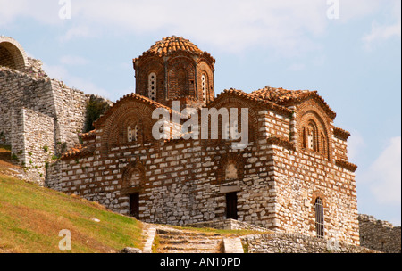 La Hagia Triada Chiesa. Berat tomaia cittadella antica città murata. L'Albania, Balcani, Europa. Foto Stock