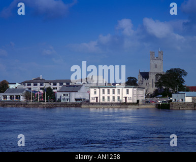Parte della 'città inglese' viste sul fiume Shannon, limerick, County Limerick, Eire (Irlanda). Foto Stock