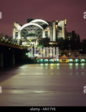 Charing Cross stazione ferroviaria Londra Inghilterra REGNO UNITO Foto Stock